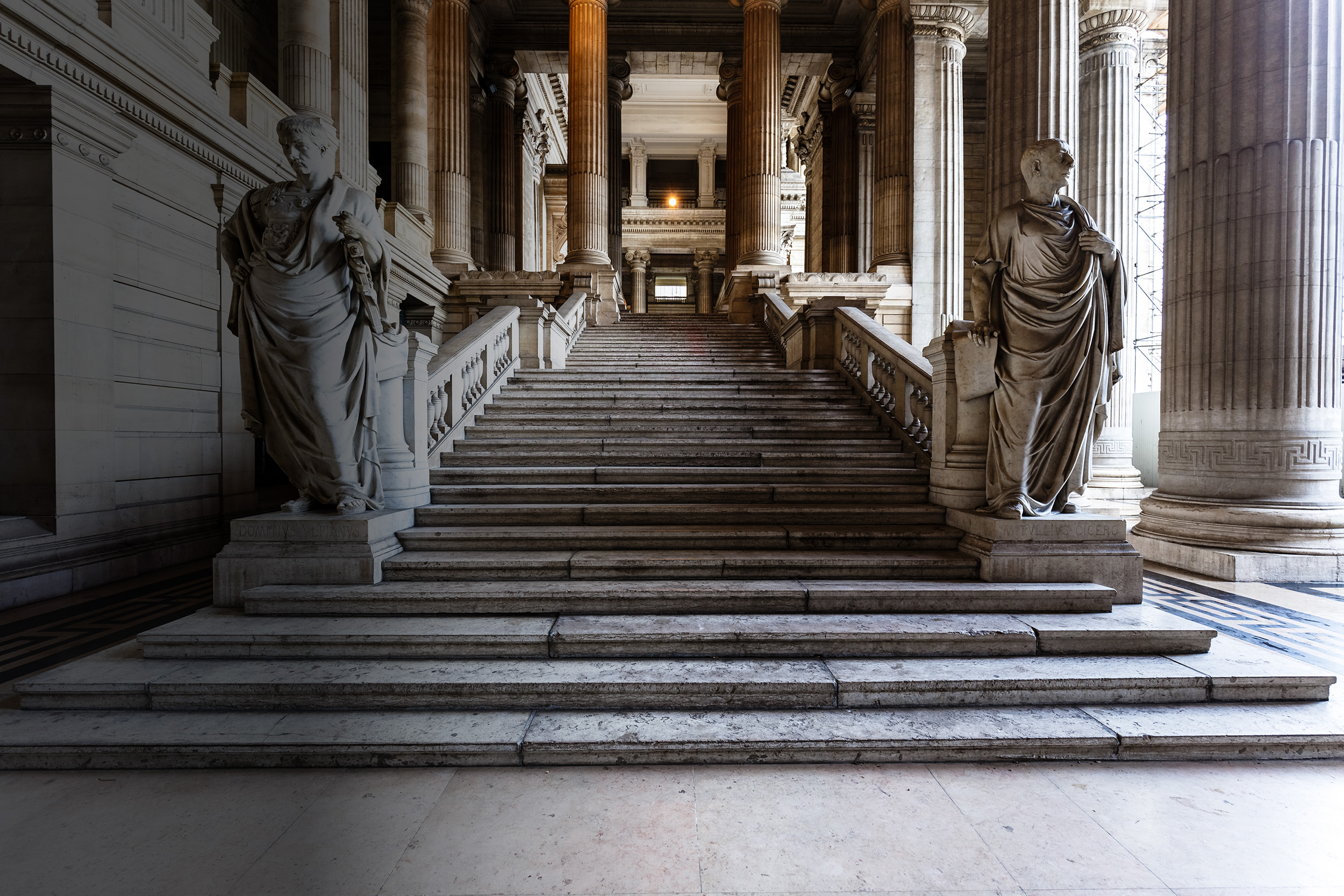 object-position: center 25%;